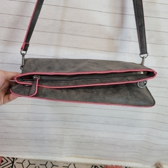 FRITZI AUS PREUBEN GRAY CLUTCH CROSSBODY SHOULDER BAG, W HOT PINK TRIM - Picture 4 of 10